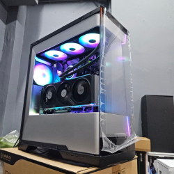 Phanteks Evolv S2 gaming PC with RX 7800 XT and Ryzen 7 7800X